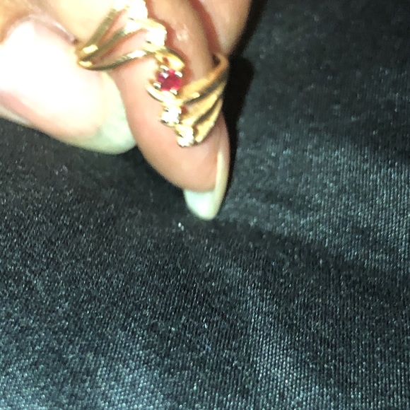 14k yg diamond/ruby ring - Picture 7 of 10